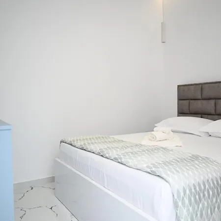 Ola Apartment