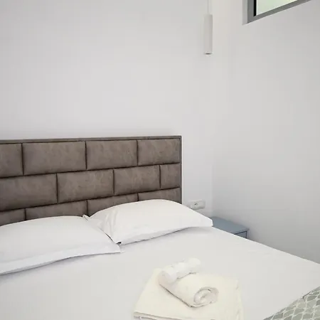 Ola * Sarandë
